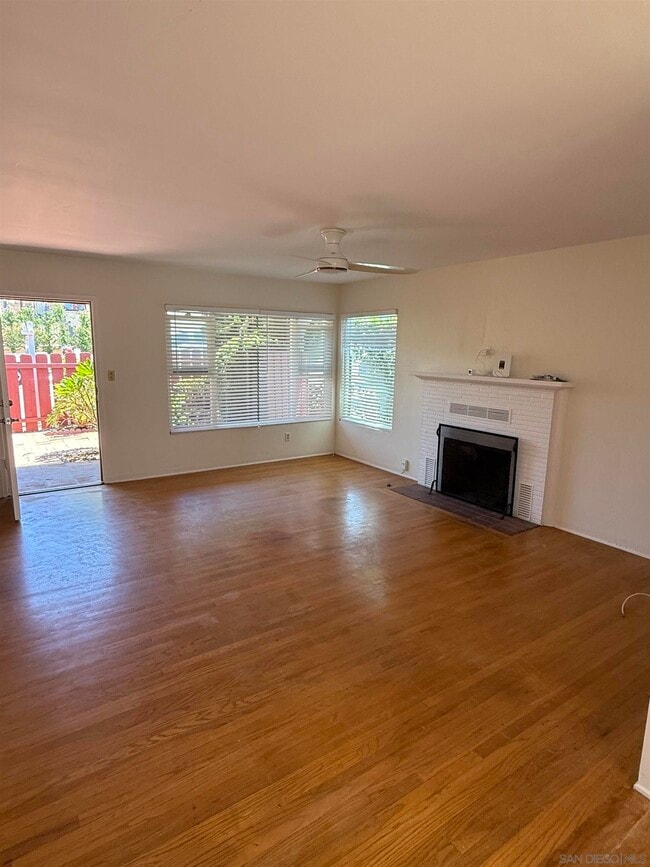 Building Photo - 950 Stratford Ct