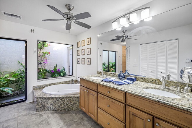 Building Photo - Furnished 4BR Waterfront Pool Home in Cape...