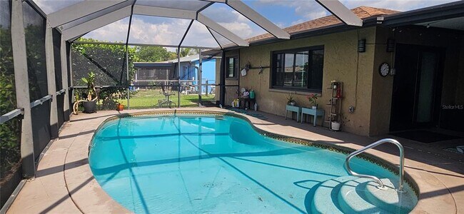 Building Photo - 1823 SE 15th St