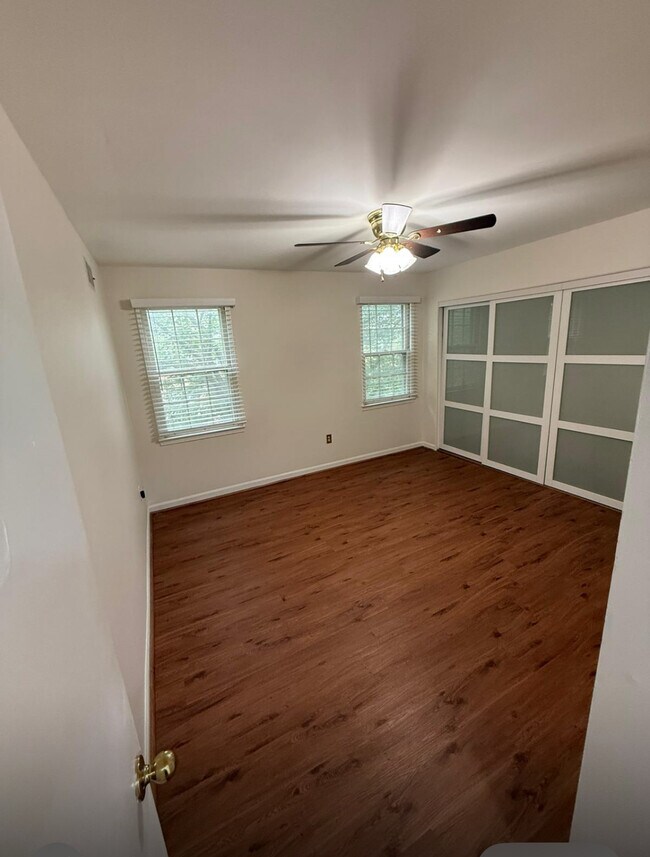 Building Photo - 800 Quince Orchard Blvd