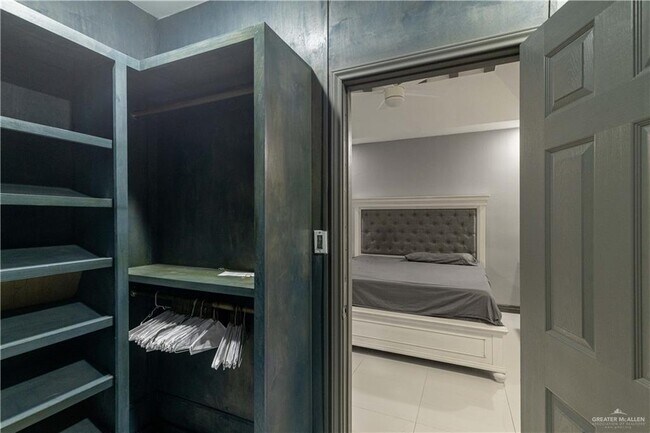 Building Photo - 12 Cimarron Dr