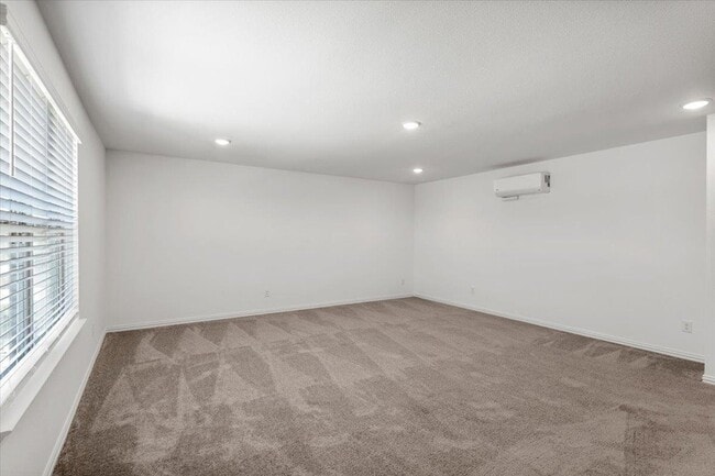 Building Photo - 1425 Cole Ests Dr