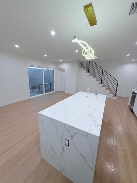 Building Photo - 8315 Kittyhawk Ave