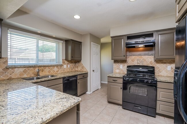 Building Photo - 7834 Sunny Ridge Dr