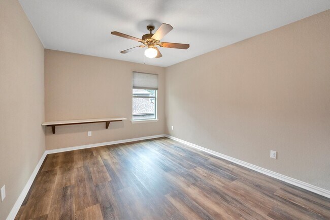 Building Photo - 6723 Mossridge Dr