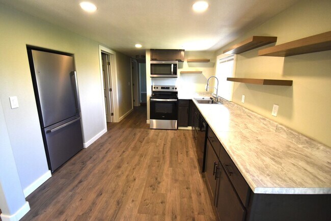 Building Photo - 157 Holloway Heights