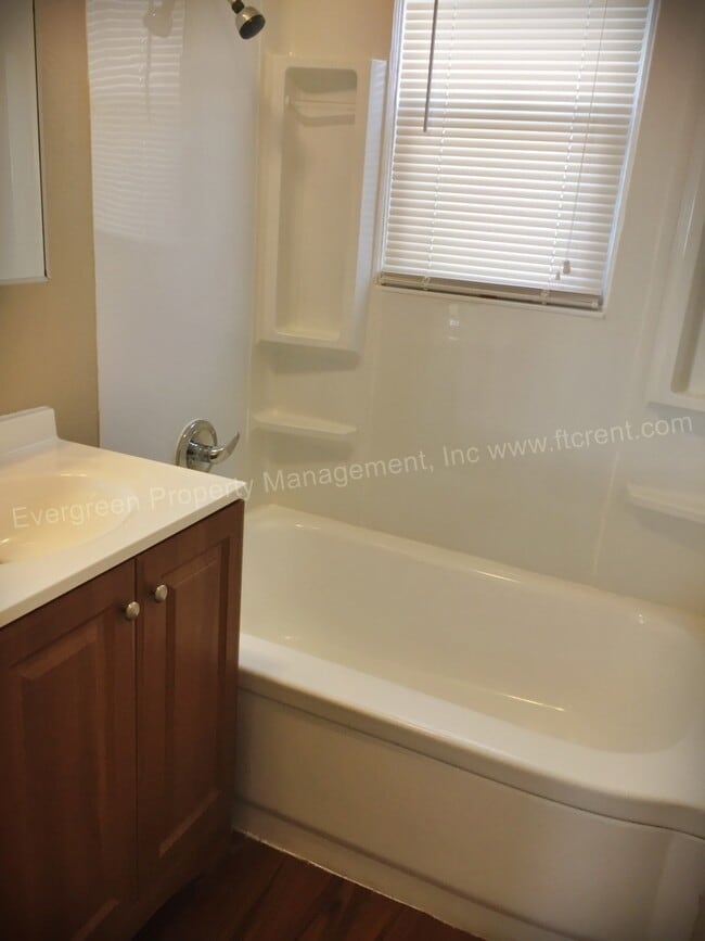 Building Photo - 161 S Lincoln Ave