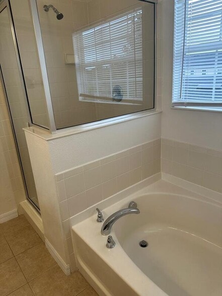 Building Photo - 9189 Camden Gardens St