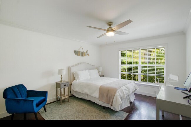 Building Photo - 12327 Quercus Ln
