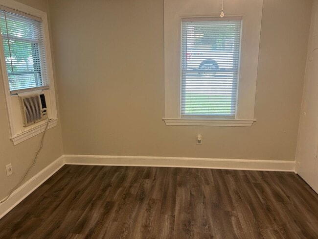 Building Photo - 1810 Atascadero Dr