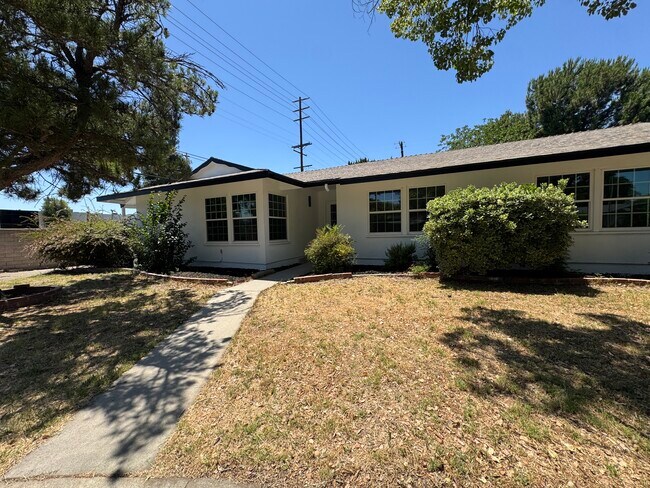 Primary Photo - 9501 Laramie Ave