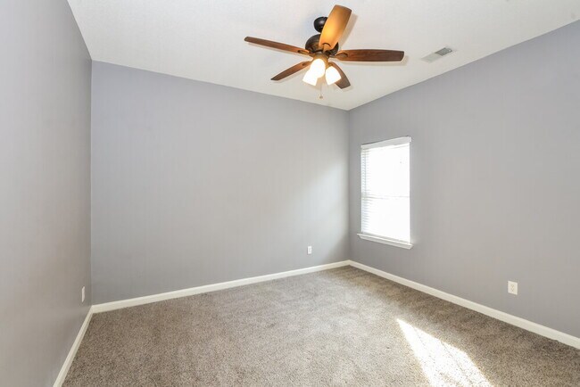 Building Photo - 9918 White Poplar Dr