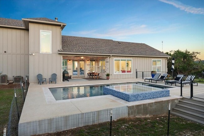 Building Photo - 625B Las Colinas Dr