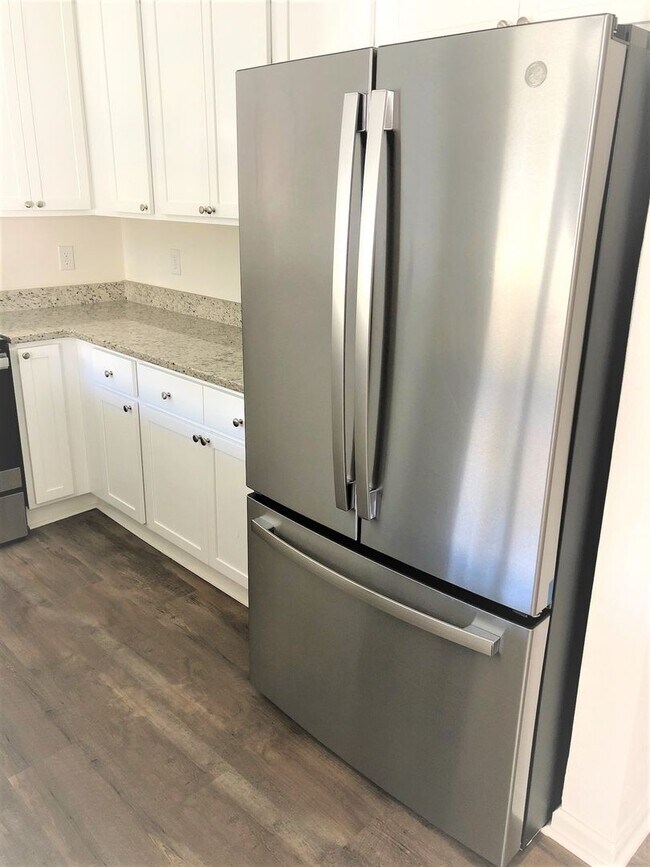 Building Photo - 2/2 Dolphin Villas Condo, Gulf Shores!