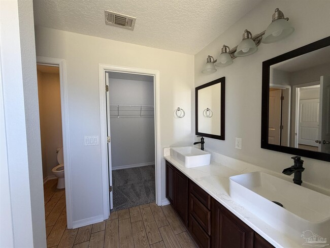 Building Photo - 4776 Hilarita Cir