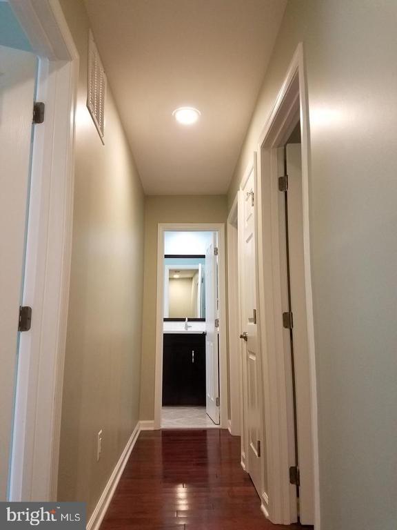 Building Photo - 5551 Winford Ct