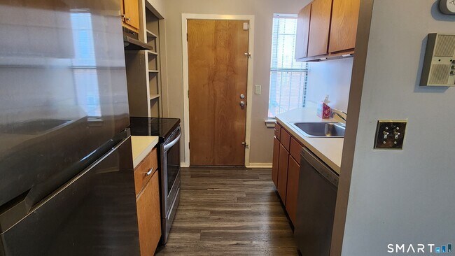 Building Photo - 18 Townley St