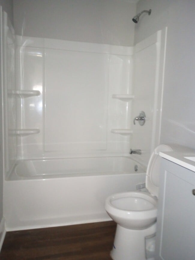 Building Photo - 326 Sherman Dr