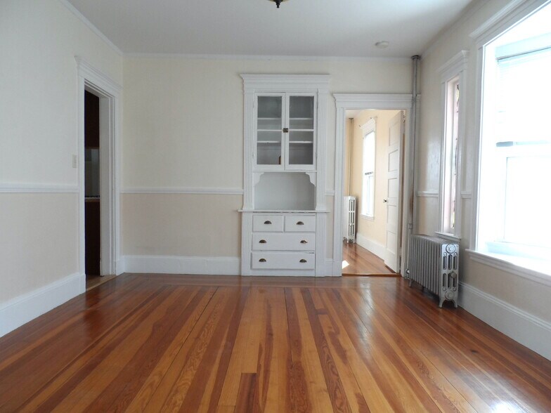 Building Photo - 9 Willard Ave