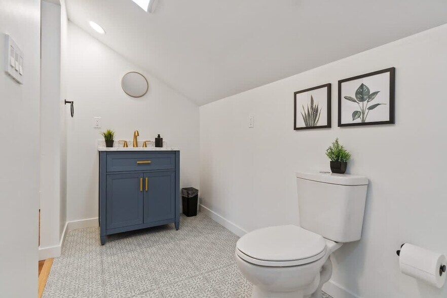 3rd Fl Bathroom - 1238 Butterfield Way