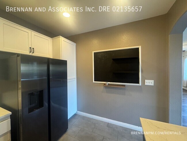 Building Photo - 1165 Latigo Cove