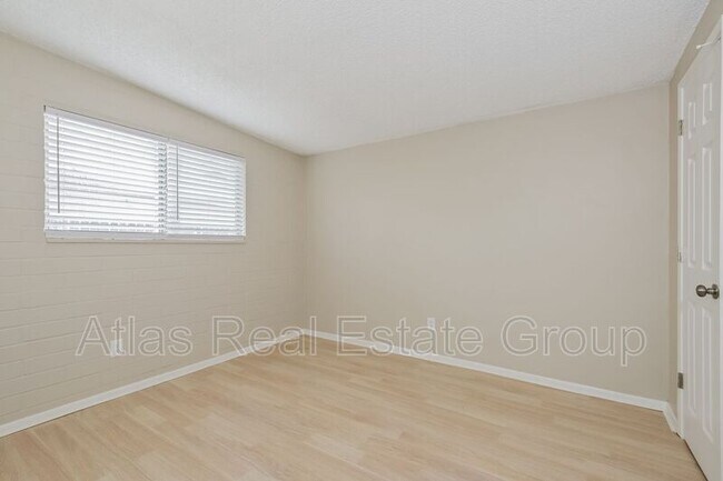 Building Photo - 8464 E Ruby Dr