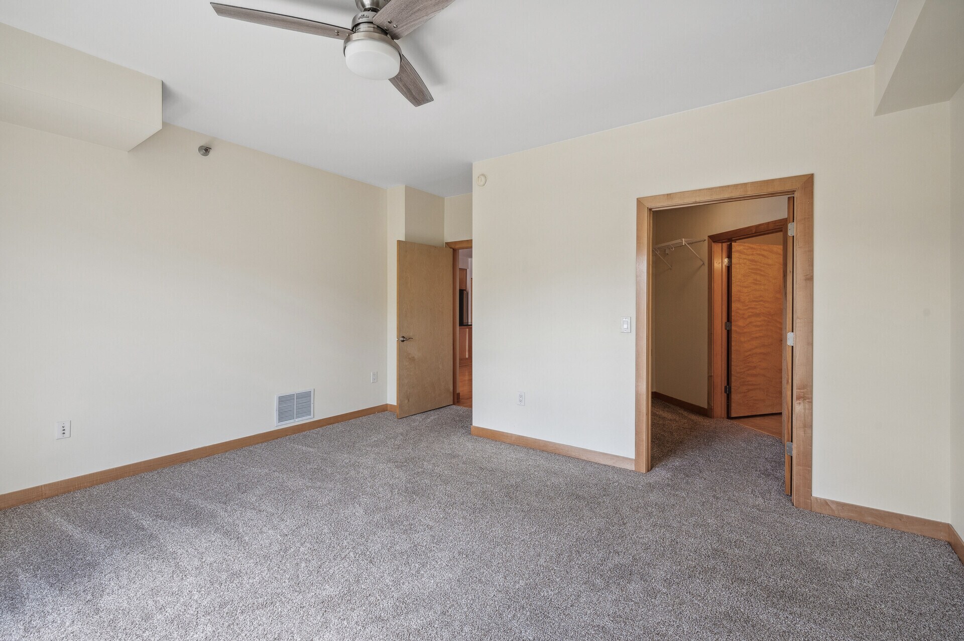 Building Photo - 317 Groveland Ave