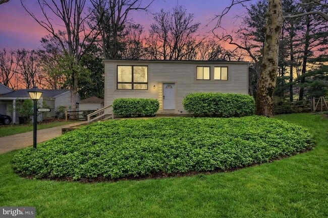 Building Photo - 8856 Youngsea Pl