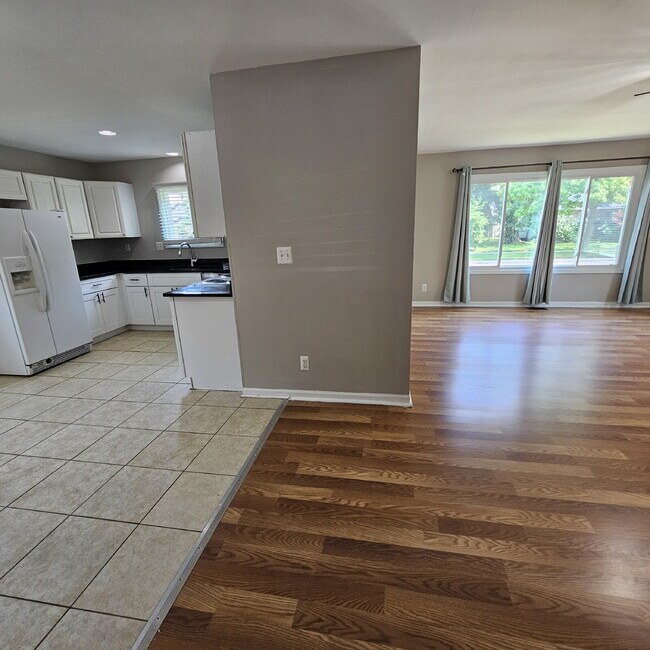 Building Photo - Spacious Newer Build 3 Bedroom Ranch w/ Ti...