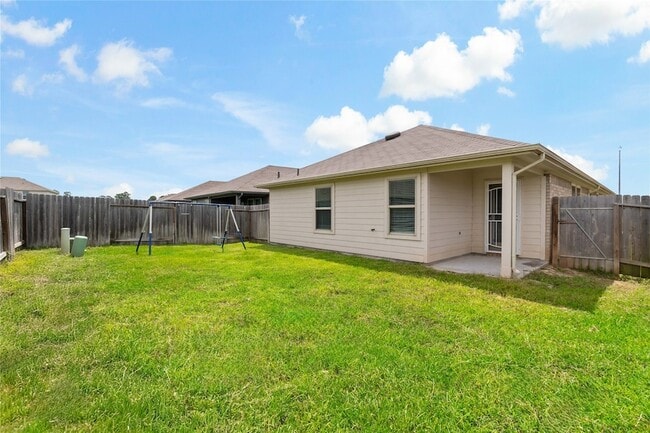 Building Photo - 2327 Pettingell Wy