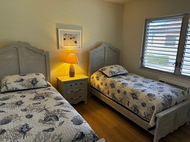 Building Photo - 167 N Collier Blvd