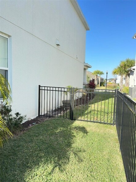 Building Photo - 33805 Astoria Cir