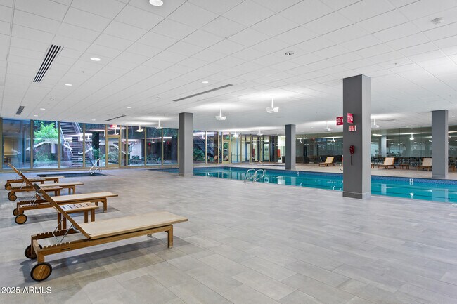 Building Photo - 7167 E Rancho Vista Dr