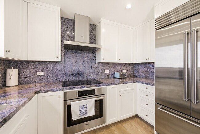 Building Photo - 6817 Seawatch Ln