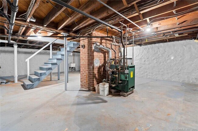 Building Photo - 87 Sylvan Rd