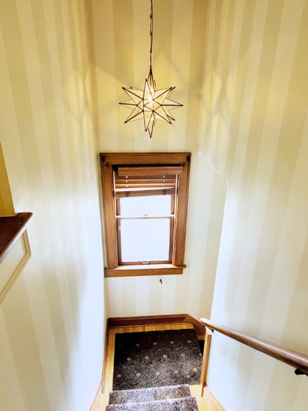 Building Photo - 131 Glenmont Ave