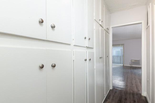 Building Photo - Lanark Apartments