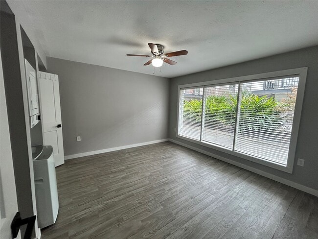 Building Photo - 219 Marshall St