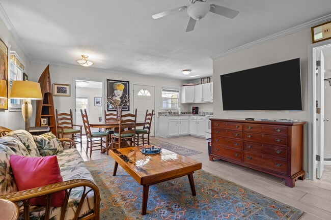 Building Photo - 182 Lewistown Rd