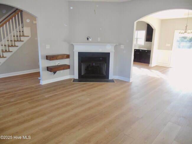 Building Photo - 98 E Bailey Ln