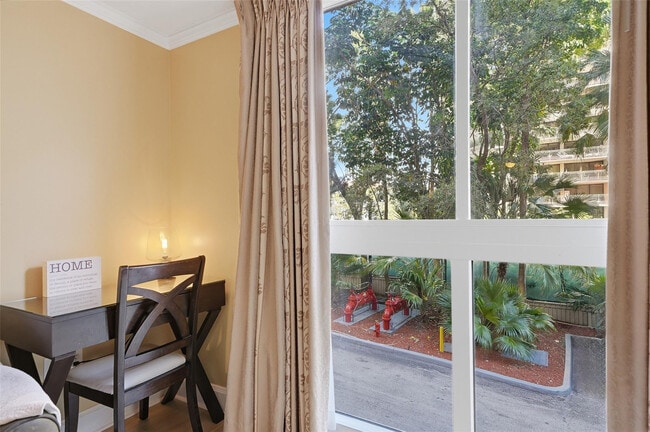 Building Photo - 2951 S Bayshore Dr