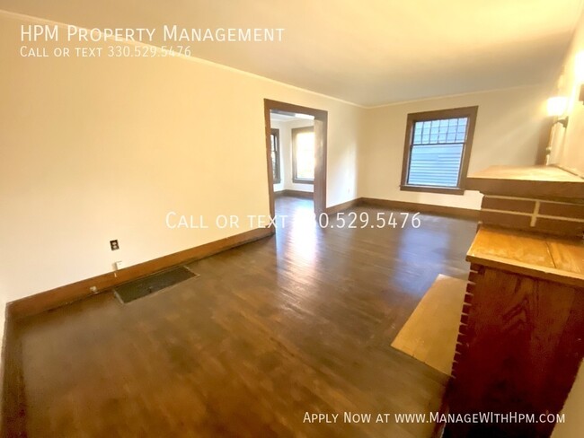 Building Photo - Free First Month Rent Special