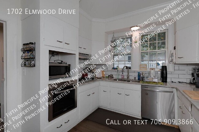Building Photo - 1702 Elmwood Dr