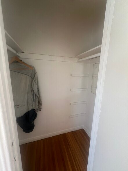 bedroom closet 1 - 800 N Mansfield Ave