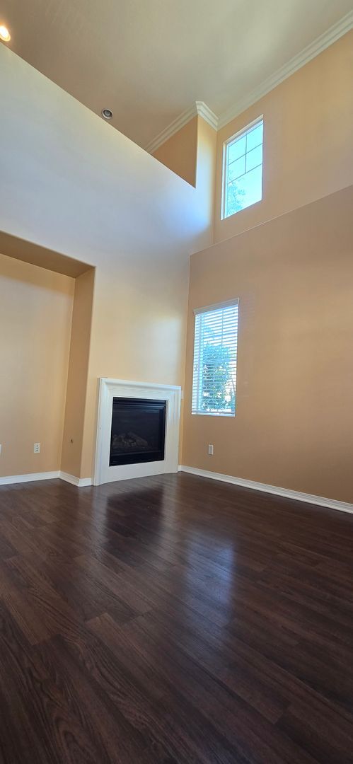 Building Photo - Beautifully maintained 2-bedroom, 2.5-bath with Loft • 1,504 sqft & 2-car garage.