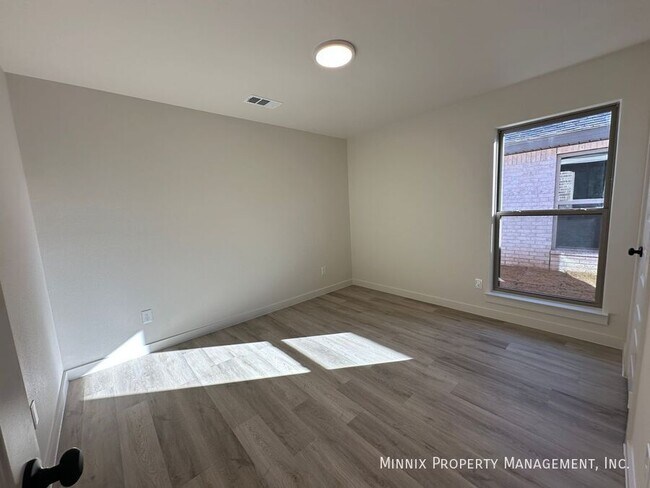 Building Photo - 2010 Cottonwood Ave