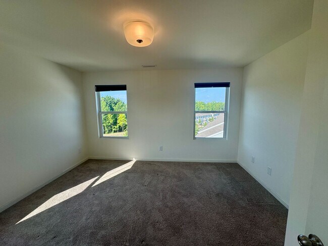 Building Photo - 3BR/2BA Townhouse in Mallard Creek