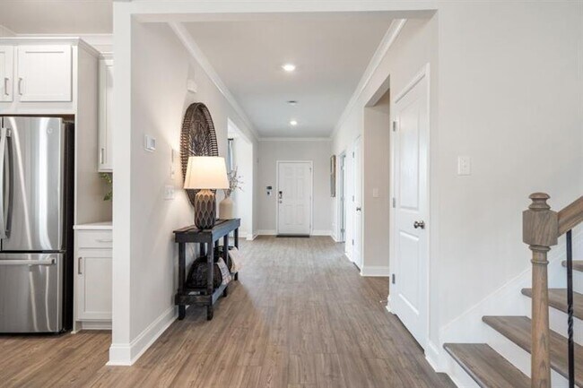 Building Photo - 6180 Misty Hill Ln