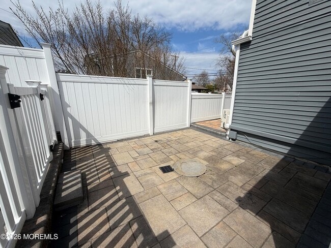 Building Photo - 3104 Sunset Ave