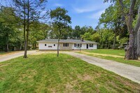 Building Photo - 4823 Glenmina Dr